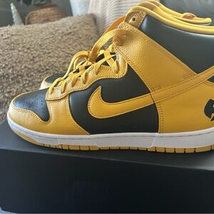 Nike Dunk Wu-tang Black and Yellow Sneakers. With box.Size 13